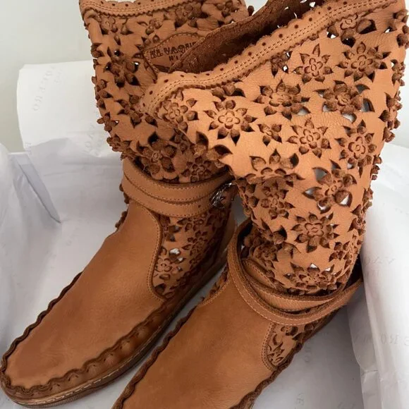 EL VAQUERO "Picking Daisies" Artisan Mocc Boots/Floral Cutouts: New with Box: 38 - Picture 2 of 13
